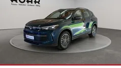 Nightshade blue metallic Gebraucht 2024 VW Tiguan Life SUV | 36.880 € (Fairer Preis)