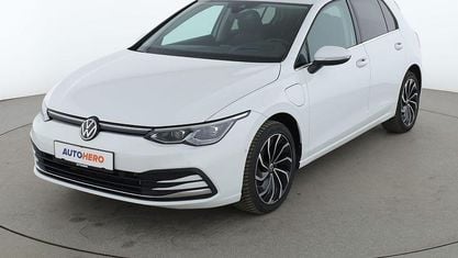 Second-hand VW Golf VII Style 204 CP (150 kW) 2021 Alb Hatchback