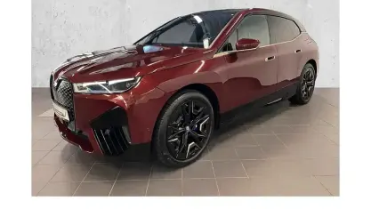 Gebraucht BMW iX M Sport 455 kW (619 PS) 2023 Rot SUV