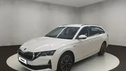 Gebraucht Skoda Octavia Tour 150 PS (110 kW) 2025 Moonweiß perleffekt Kombi