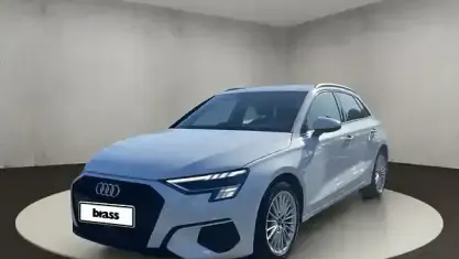 Gebraucht Audi A3 Advanced Plus 150 PS (110 kW) 2023 Gletscherweiß metallic Limousine