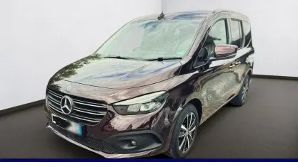 Gebraucht Mercedes T180 Edition 116 PS (85 kW) 2023 Rubellitrot Van / Kleinbus