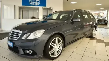 Gebraucht Mercedes E200 184 PS (135 kW) 2010 Andere Limousine