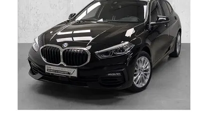 Schwarz Gebraucht 2021 BMW 120 Sport Line Kleinwagen | 22.440 € (Guter Preis)