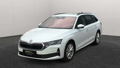 Gebraucht 2024 Skoda Octavia Selection Kombi | 33.822 € (Fairer Preis)