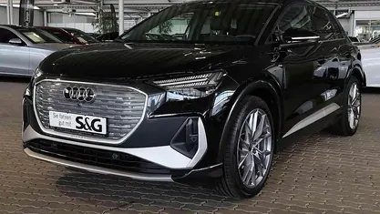 Mythosschwarz metallic Gebraucht 2022 Audi e-tron S-Line SUV | 29.990 € (Superpreis)