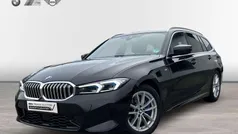 Saphirschwarz Gebraucht 2024 BMW 330 Performance Kombi | 43.490 € (Fairer Preis)