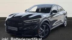 Grau(metallic) Gebraucht 2022 Ford Mustang Mach-E SUV | 31.430 € (Fairer Preis)