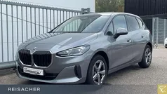 Skyscraper grau metallic Gebraucht 2024 BMW 216 Active Tourer Efficient Dynamics Van / Kleinbus | 29.995 € (Fairer Preis)
