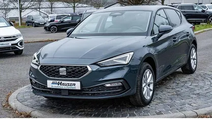 Second-hand Seat Leon 116 CP (85 kW) 2025 Albastru Berlinǎ