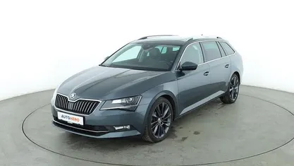Grau Gebraucht 2018 Skoda Superb Premium Edition Kombi | 26.060 € (Fairer Preis)