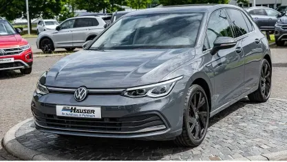 Gebraucht VW Golf VIII Style 150 PS (110 kW) 2024 Grau Limousine