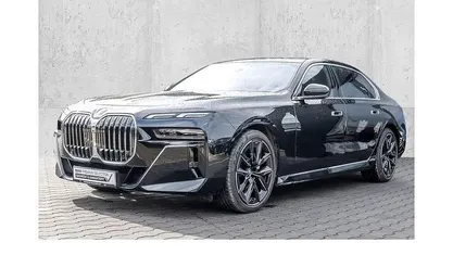 Gebraucht BMW 740 M Sport 286 PS (210 kW) 2025 Saphirschwarz Limousine