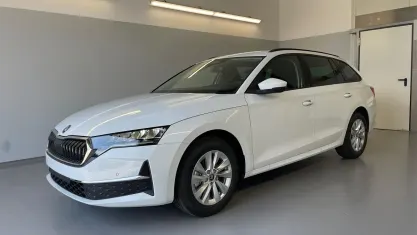 Neu Skoda Octavia Selection 150 PS (110 kW) 2026 [2y2y] moon weiss perleffekt Kombi