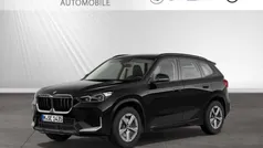 Saphirschwarz metallic Gebraucht 2024 BMW X1 Shadowline SUV | 39.900 € (Fairer Preis)