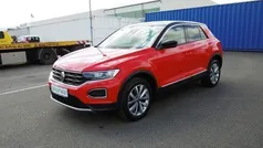 Flashrot schwarz Gebraucht 2021 VW T-Roc Style SUV | 19.430 € (Fairer Preis)
