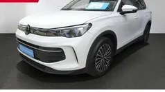 Weiß Gebraucht 2024 VW Tiguan Life SUV | 34.880 € (Fairer Preis)
