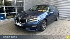 Phytonicblau Gebraucht 2021 BMW 118 Advantage Kleinwagen | 21.990 € (Fairer Preis)