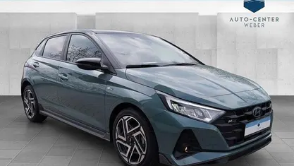 Mangrove green/ phantom black Gebraucht 2025 Hyundai i20 N Line Kleinwagen | 21.290 € (Fairer Preis)