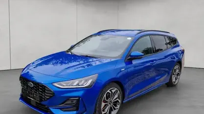 Neu Ford Focus ST-Line X 155 PS (114 kW) 2025 Blau Kombi