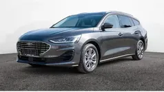 Grau Gebraucht 2024 Ford Focus Titanium Limousine | 25.910 € (Fairer Preis)