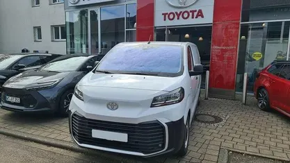 Gebraucht Toyota Proace 120 PS (88 kW) 2024 Weiß Van / Kleinbus