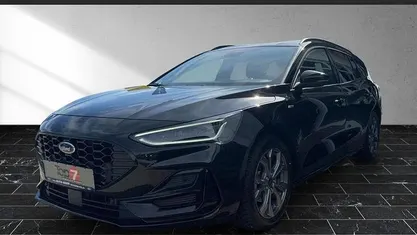 Obsidianschwarz (schwarz) Gebraucht 2023 Ford Focus ST-Line Kombi | 24.400 € (Fairer Preis)