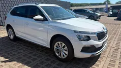 Moonweiss metallic Gebraucht 2024 Skoda Kamiq Selection SUV | 25.490 € (Fairer Preis)