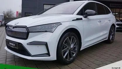 Gebraucht 2025 Skoda Enyaq iV SportLine SUV | 54.450 € (Fairer Preis)