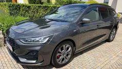 Grau Gebraucht 2023 Ford Focus ST-Line X Limousine | 22.900 € (Fairer Preis)