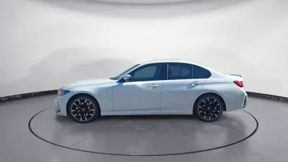 Gebraucht BMW 320 Performance 190 PS (139 kW) 2024 Weiß Limousine