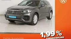 Grau Gebraucht 2022 VW Touareg R-line SUV | 56.980 € (Fairer Preis)
