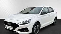 Atlas white / sol Gebraucht 2024 Hyundai i30 Advantage Limousine | 24.980 € (Fairer Preis)
