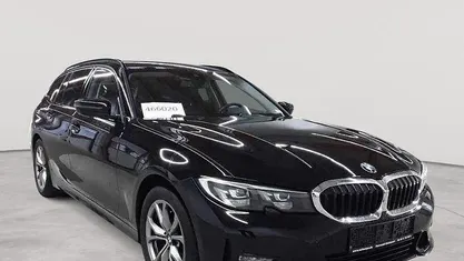 Gebraucht BMW 318 Sport Line 150 PS (110 kW) 2020 Schwarz uni Kombi