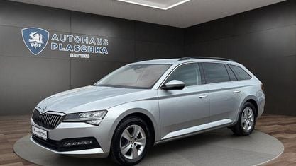 Używany Skoda Superb Ambition 150 KM (110 kW) 2022 Srebrny Kombi