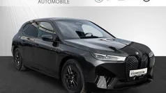 Sophistograu brillanteffekt metallic Gebraucht 2023 BMW iX Sport Line SUV | 58.400 € (Superpreis)