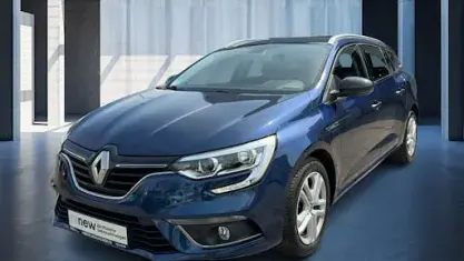 Używany Dacia Sandero Expression 101 KM (74 kW) 2023 Pomarańczowy Sedan/Limuzyna