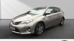 Bronze Gebraucht 2014 Toyota Auris Hybrid Edition Limousine | 13.490 € (Fairer Preis)