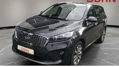 Grau Gebraucht 2019 Kia Sorento Vision SUV | 23.990 € (Etwas zu teuer)