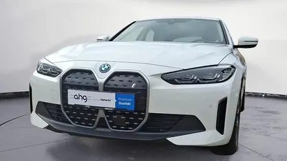 Weiß Gebraucht 2023 BMW i4 Sport Line Limousine | 34.490 € (Guter Preis)