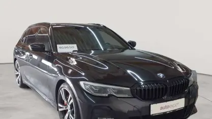 Gebraucht BMW 330 M Sport 286 PS (210 kW) 2021 Saphirschwarz metallic Kombi
