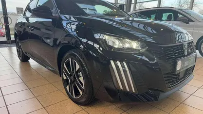 Perla nera schwarz metallic Neu 2025 Peugeot 208 Allure Kleinwagen | 22.495 € (Guter Preis)