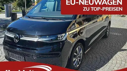 Schwarz Gebraucht 2025 VW Multivan Style Van | 53.499 € (Fairer Preis)