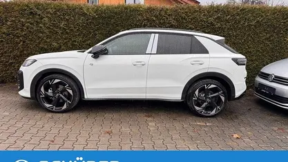 Pure white Gebraucht 2025 VW T-Roc R-line SUV | 39.487 € (Fairer Preis)