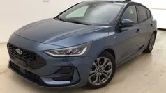 Blau (chroma blau) Gebraucht 2024 Ford Focus ST-Line X Limousine | 25.990 € (Fairer Preis)