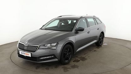 Używany Skoda Superb Ambition 150 KM (110 kW) 2022 Szary Kombi