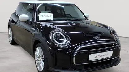 Midnight black metallic Gebraucht 2021 Mini Cooper SE Classic Kleinwagen | 16.590 € (Guter Preis)