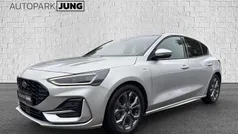 Silber Gebraucht 2024 Ford Focus ST-Line X Limousine | 24.990 € (Fairer Preis)