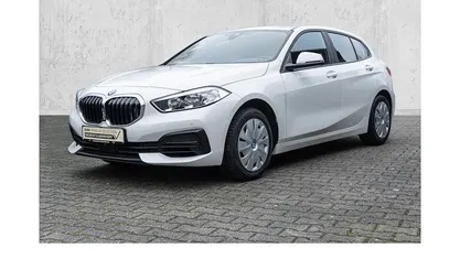 Stoff 'grid' anthraz Gebraucht 2022 BMW 116 Advantage Kleinwagen | 20.490 € (Fairer Preis)