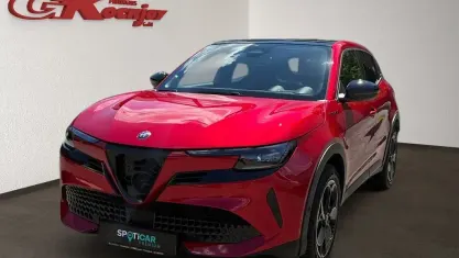 Neu Alfa Romeo Junior Edizione Speciale 114 kW (156 PS) 2025 Rosso brera SUV